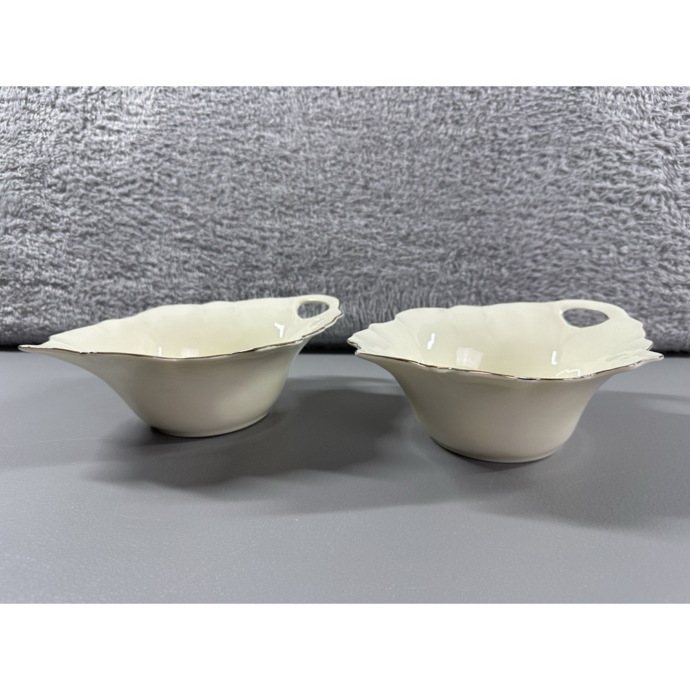 VINTAGE Porcelain Leaf‎ Shaped Bowls Serving Candy Gravy Boat Lot of 2